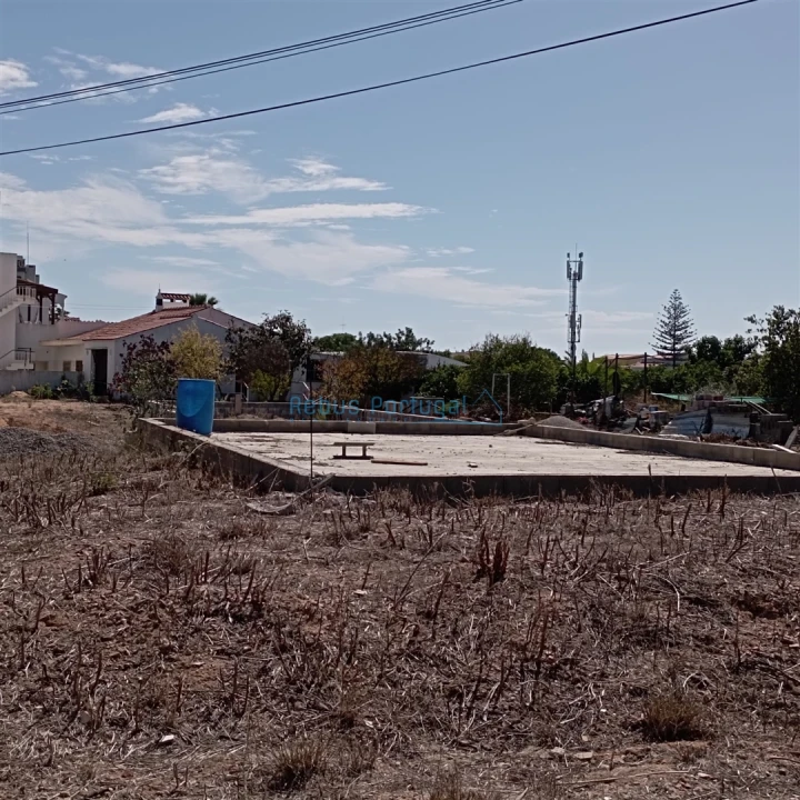 Terreno para Venda em Faro (Sé e São Pedro) Foto 1