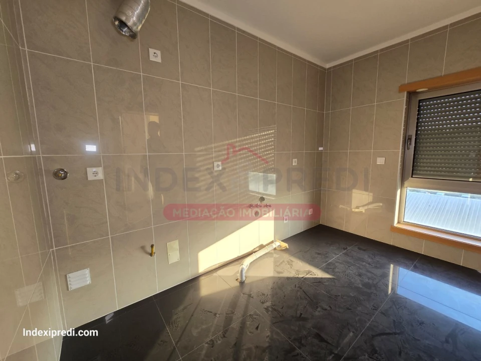 Apartamento T3 para Venda em Sé Nova, Santa Cruz, Almedina e São Bartolomeu Foto 1