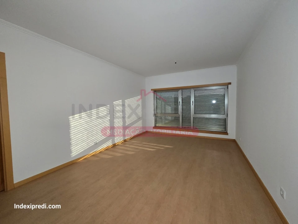 Apartamento T3 para Venda em Sé Nova, Santa Cruz, Almedina e São Bartolomeu Foto 4