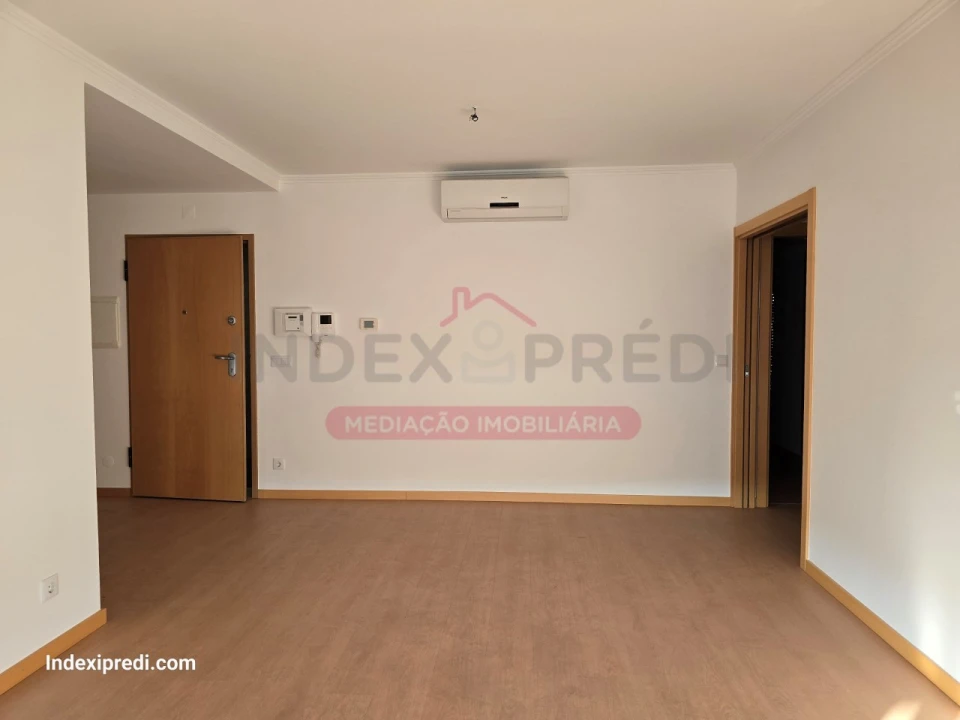 Apartamento T3 para Venda em Sé Nova, Santa Cruz, Almedina e São Bartolomeu Foto 5
