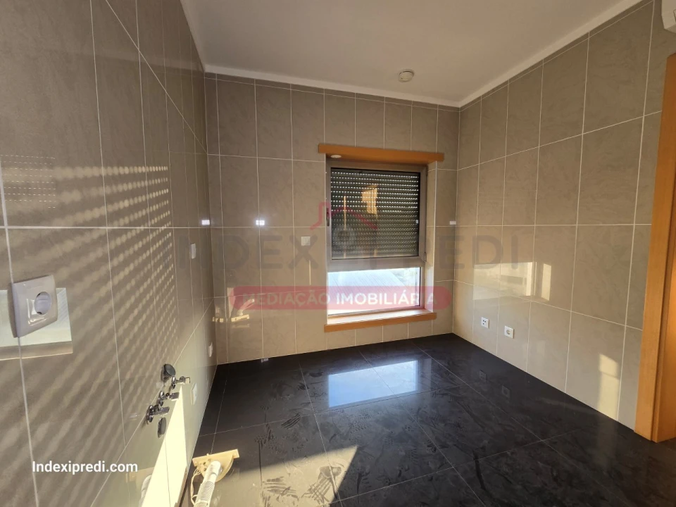Apartamento T3 para Venda em Sé Nova, Santa Cruz, Almedina e São Bartolomeu Foto 6