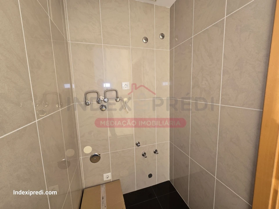 Apartamento T3 para Venda em Sé Nova, Santa Cruz, Almedina e São Bartolomeu Foto 7