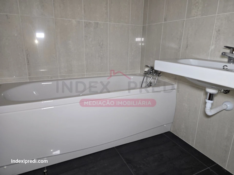 Apartamento T3 para Venda em Sé Nova, Santa Cruz, Almedina e São Bartolomeu Foto 12