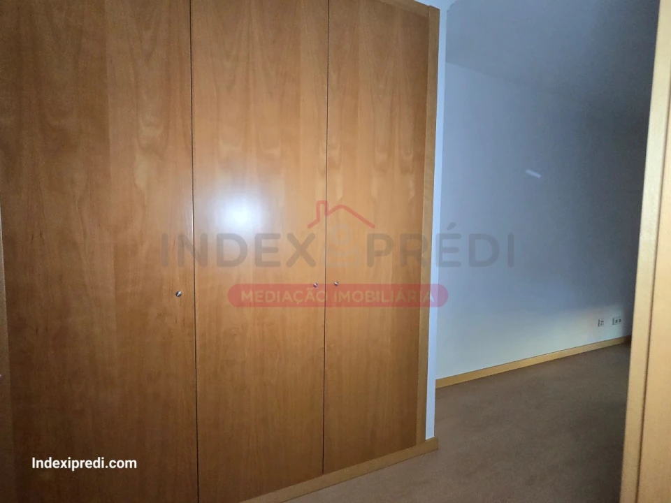 Apartamento T3 para Venda em Sé Nova, Santa Cruz, Almedina e São Bartolomeu Foto 13