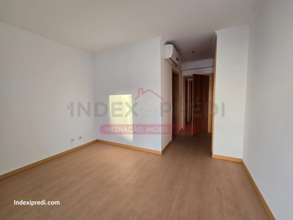 Apartamento T3 para Venda em Sé Nova, Santa Cruz, Almedina e São Bartolomeu Foto 14
