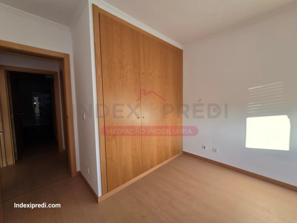 Apartamento T3 para Venda em Sé Nova, Santa Cruz, Almedina e São Bartolomeu Foto 16