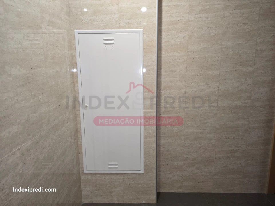 Apartamento T3 para Venda em Sé Nova, Santa Cruz, Almedina e São Bartolomeu Foto 18