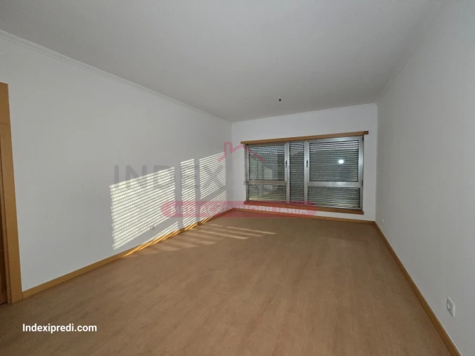 Apartamento T3 para Venda em Sé Nova, Santa Cruz, Almedina e São Bartolomeu Foto 4