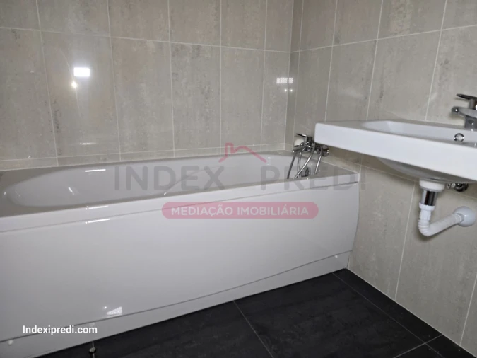 Apartamento T3 para Venda em Sé Nova, Santa Cruz, Almedina e São Bartolomeu Foto 12