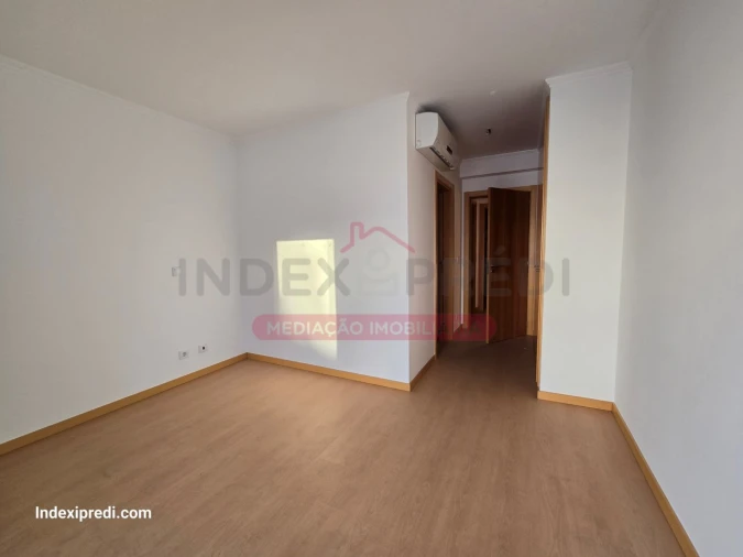 Apartamento T3 para Venda em Sé Nova, Santa Cruz, Almedina e São Bartolomeu Foto 14