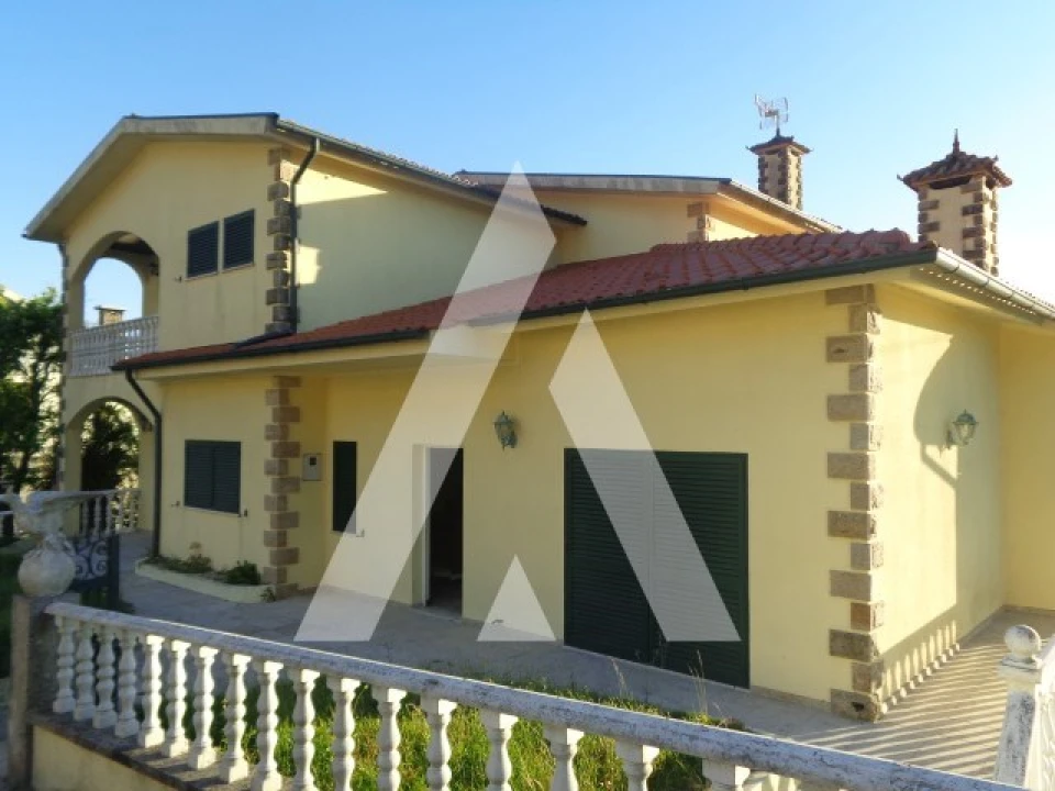 Moradia T3 para Venda em Sande, Vilarinho, Barros e Gomide Foto 4