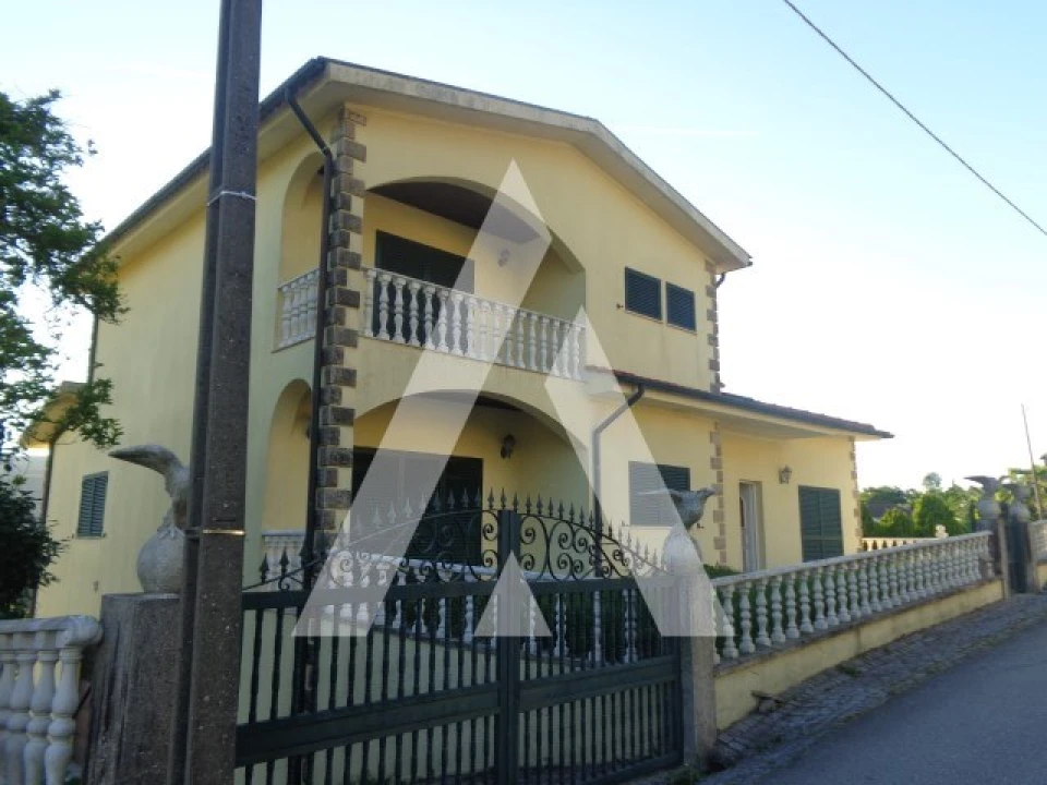 Moradia T3 para Venda em Sande, Vilarinho, Barros e Gomide Foto 5