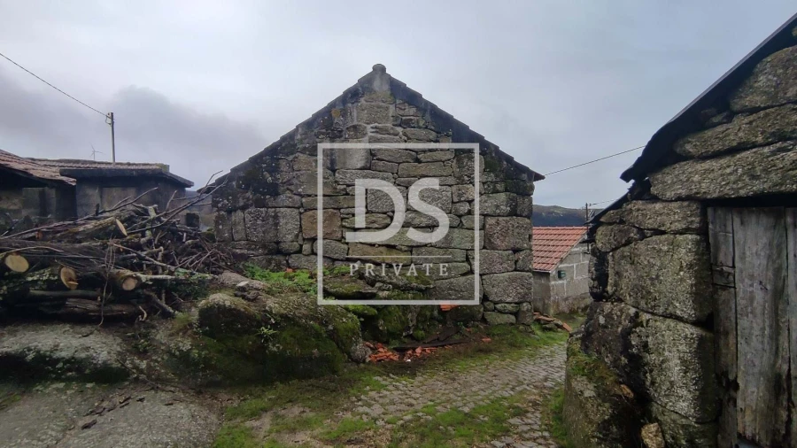 Moradia para Venda em Gouveia (São Simão) Foto 2