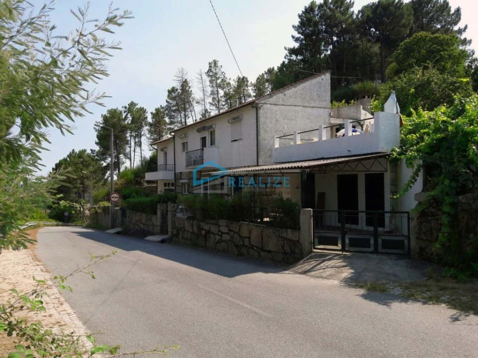 Moradia T4 para Venda em Vila Marim Foto 2