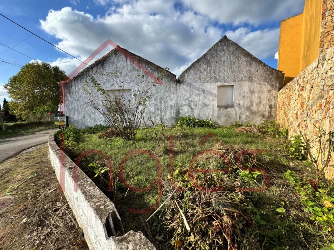 Moradia T1 para Venda em Almoster Foto 2