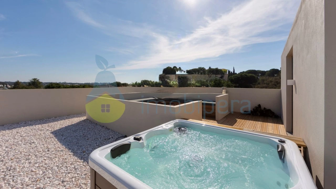 Moradia T4 para Venda em Almancil Foto 20