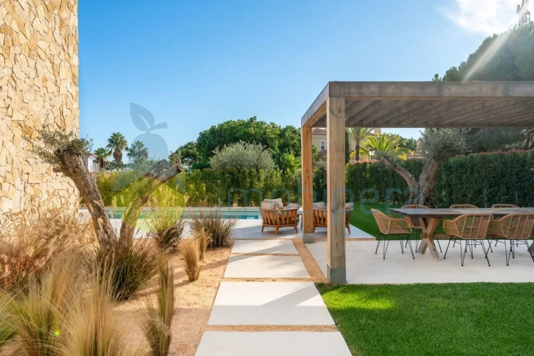 Moradia T4 para Venda em Almancil Foto 16