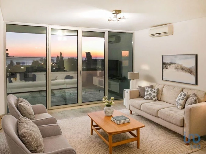 Apartamento T3 para Venda em Algés, Linda-A-Velha e Cruz Quebrada-Dafundo Foto 1