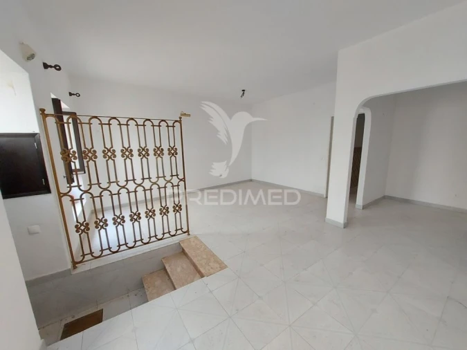 Moradia T5 para Venda em Bensafrim e Barão de São João Foto 3