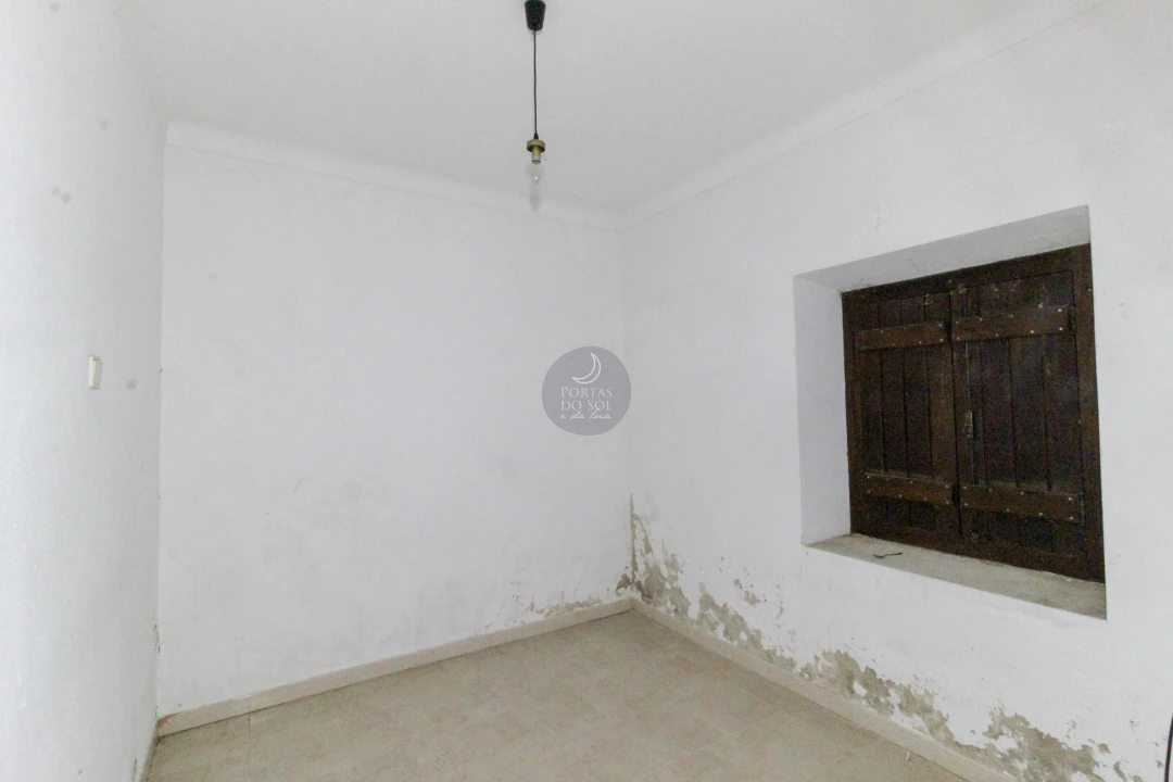 Moradia T2 para Venda em Povoa da Isenta Foto 4