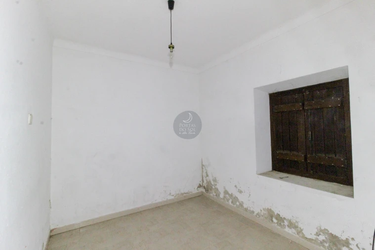 Moradia T2 para Venda em Povoa da Isenta Foto 4