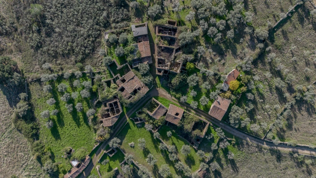 Terreno para Venda em Benquerenças Foto 3