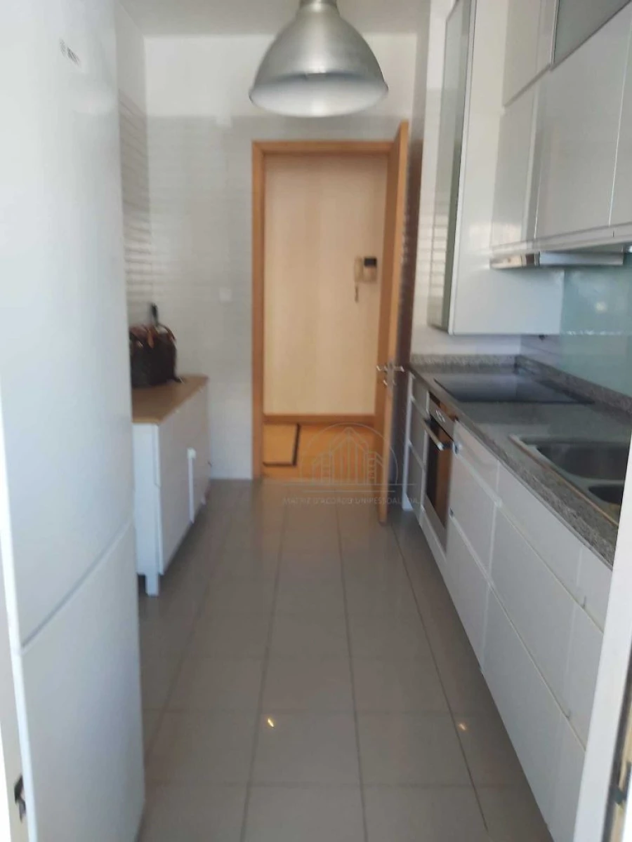 Apartamento T2 para Arrendamento em Porto Foto 3