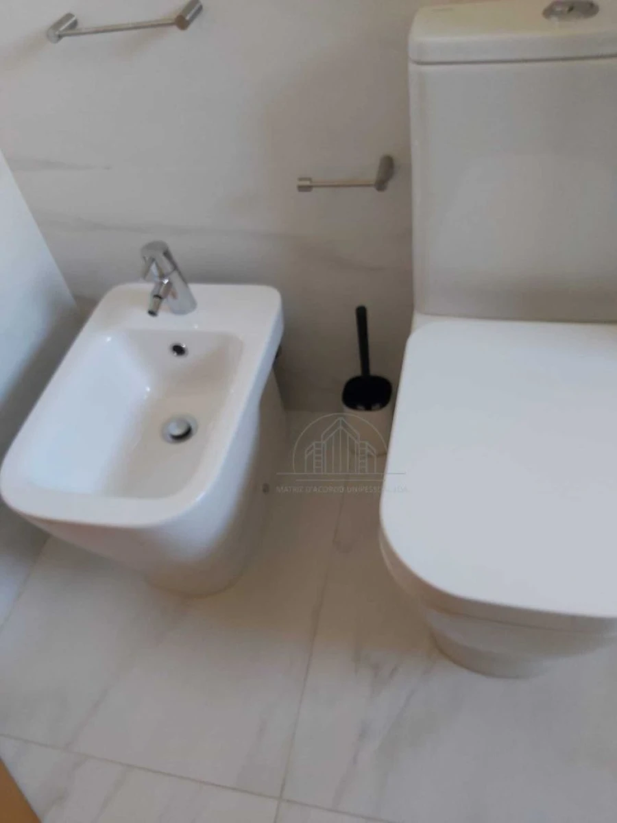 Apartamento T2 para Arrendamento em Porto Foto 16