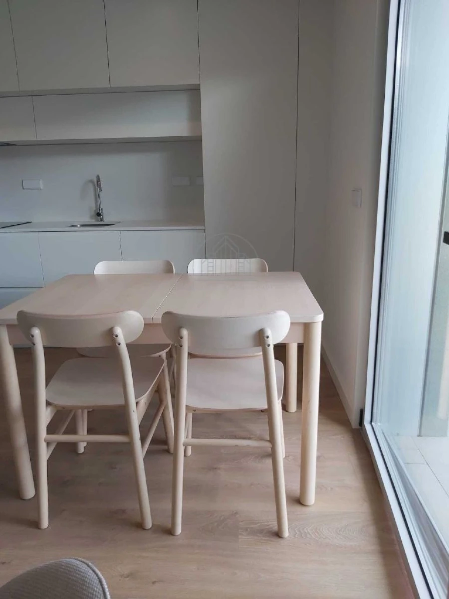 Apartamento T2 para Arrendamento em Porto Foto 2