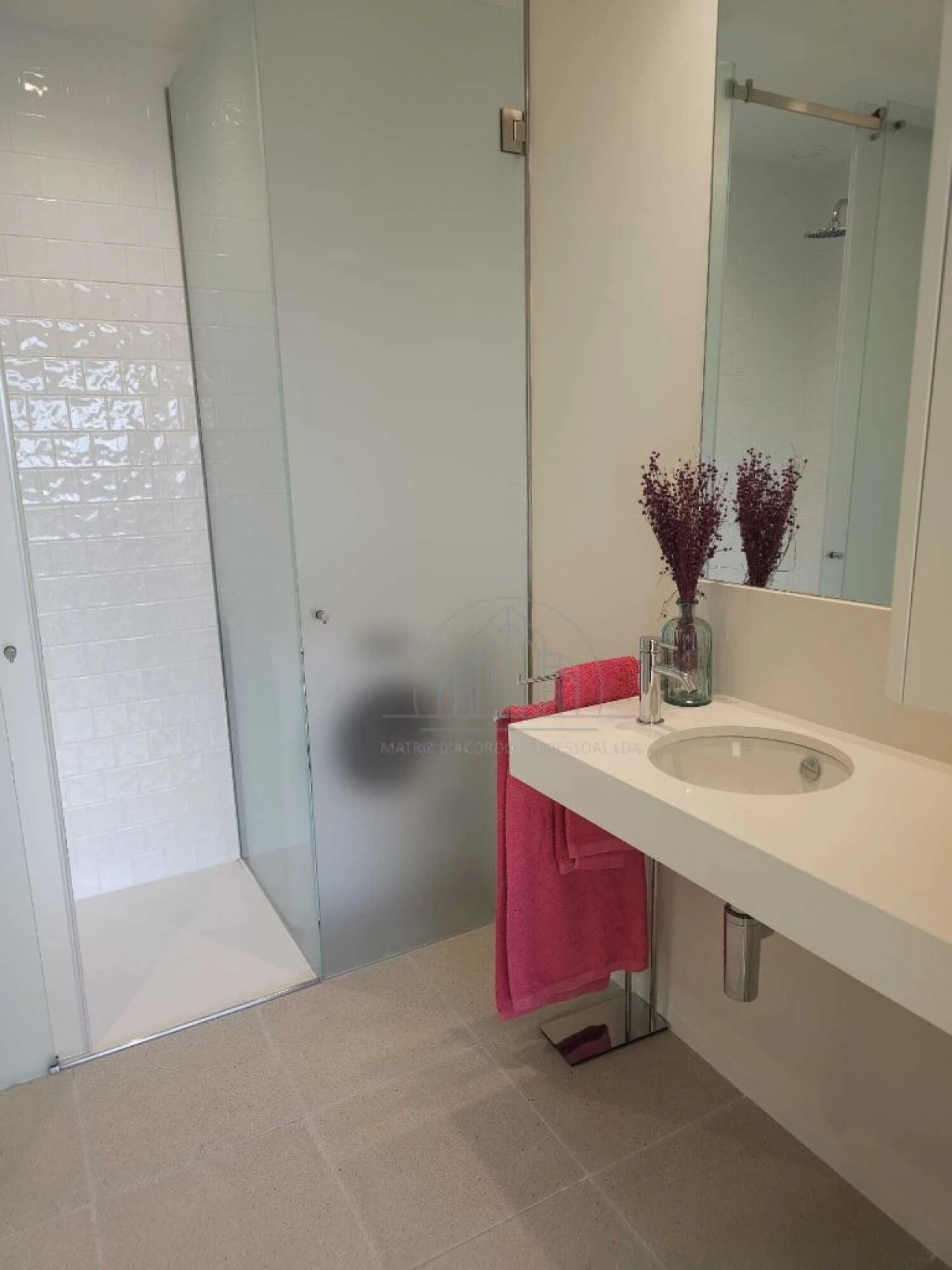 Apartamento T1 para Arrendamento em Porto Foto 9