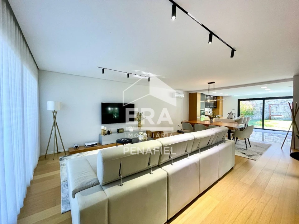 Moradia T3 para Venda em Caíde de Rei Foto 6