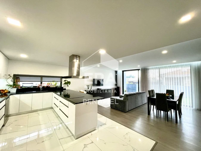 Moradia T3 para Venda em Nespereira Foto 2