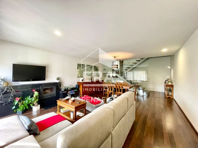 Moradia T4 para Venda em Penafiel Foto 3