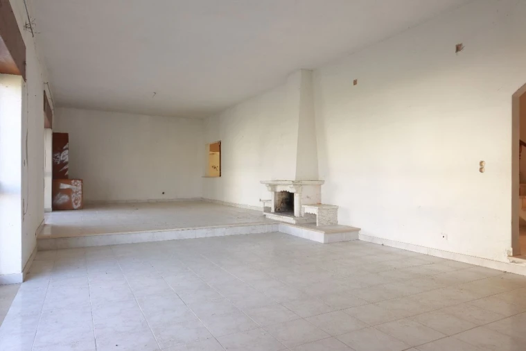 Moradia T6 para Venda em Caixas Foto 3