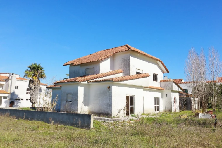 Moradia T6 para Venda em Caixas