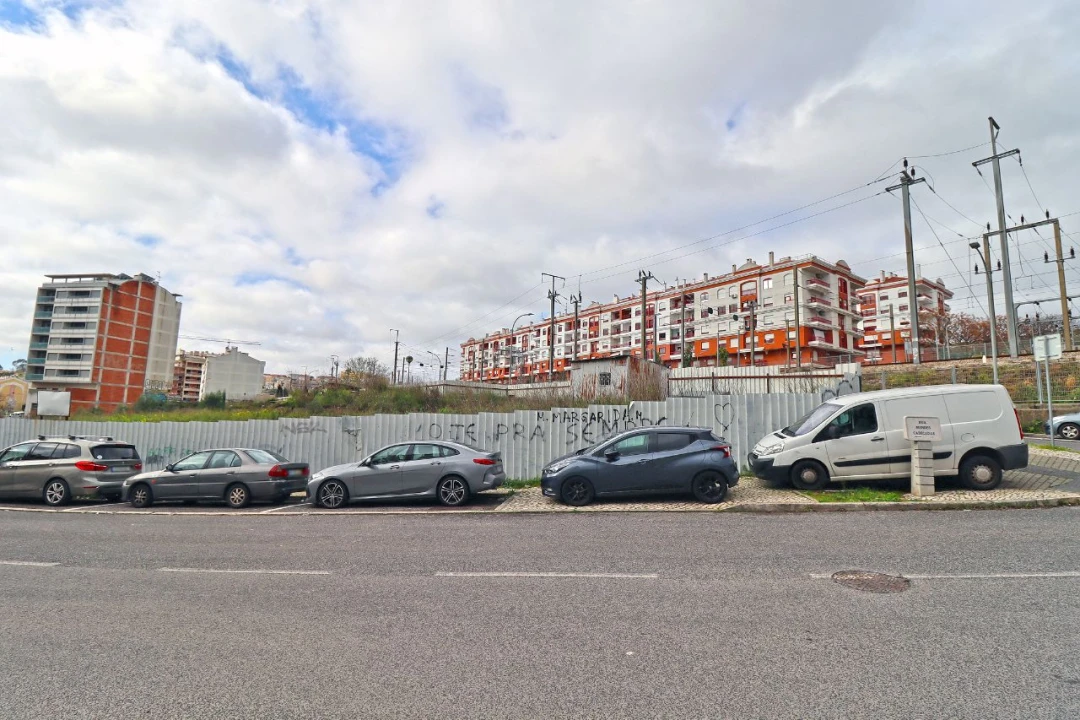 Terreno P/ Prédio para Venda em Amadora Foto 7