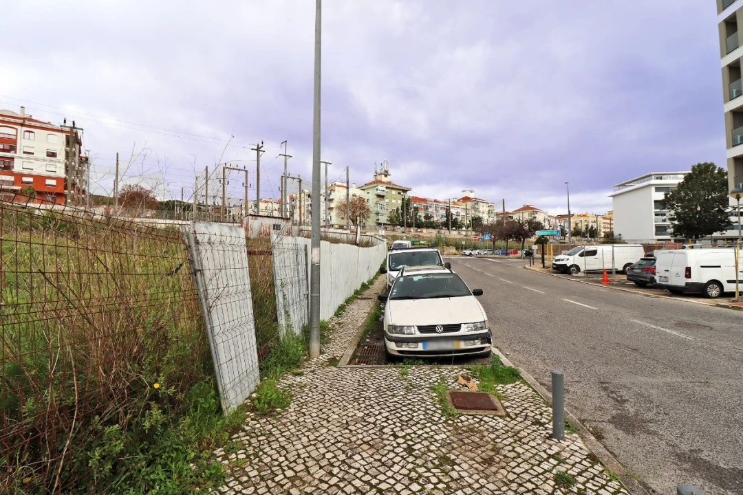 Terreno P/ Prédio para Venda em Amadora Foto 9