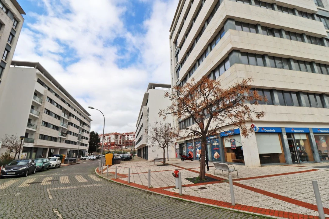 Terreno P/ Prédio para Venda em Amadora Foto 11