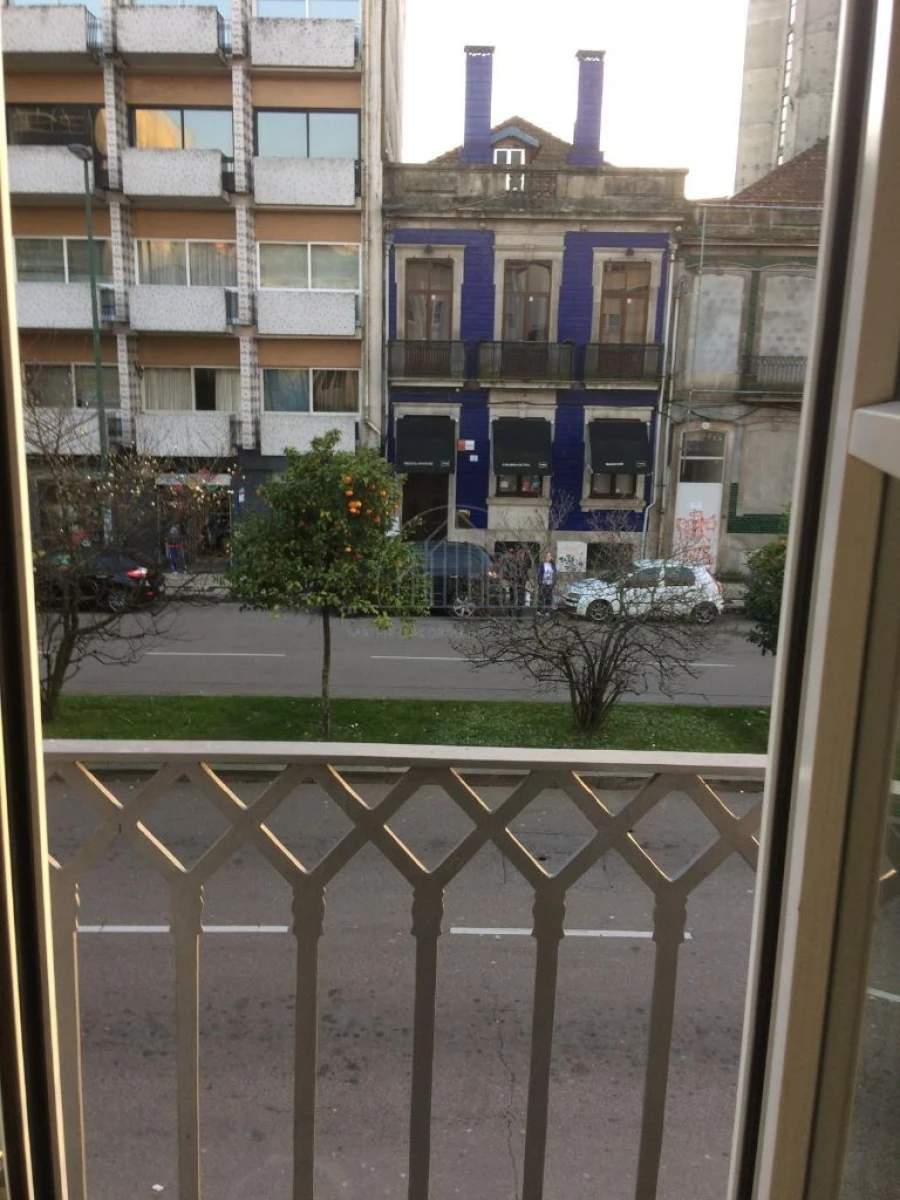 Apartamento T1 para Arrendamento em Porto Foto 14