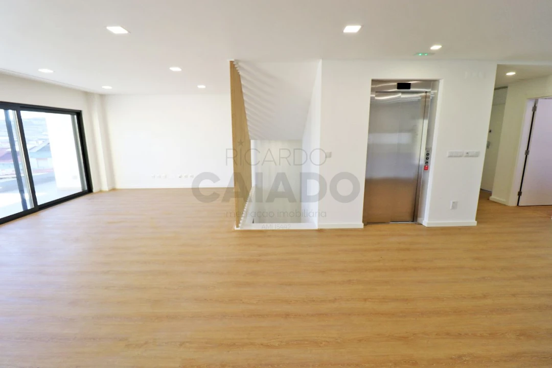 Moradia T5 para Venda em Loures Foto 10