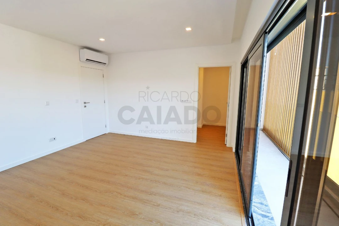 Moradia T5 para Venda em Loures Foto 22