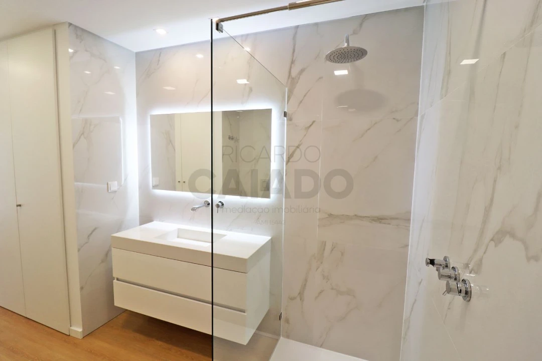 Moradia T5 para Venda em Loures Foto 30