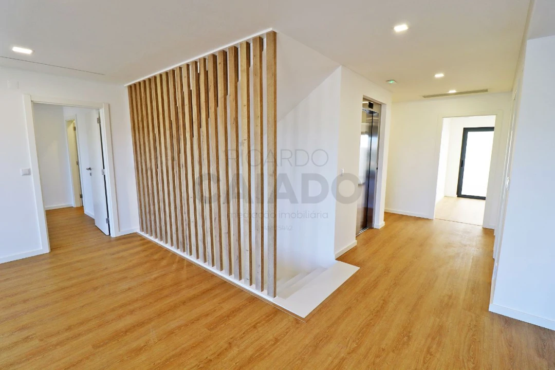 Moradia T5 para Venda em Loures Foto 36