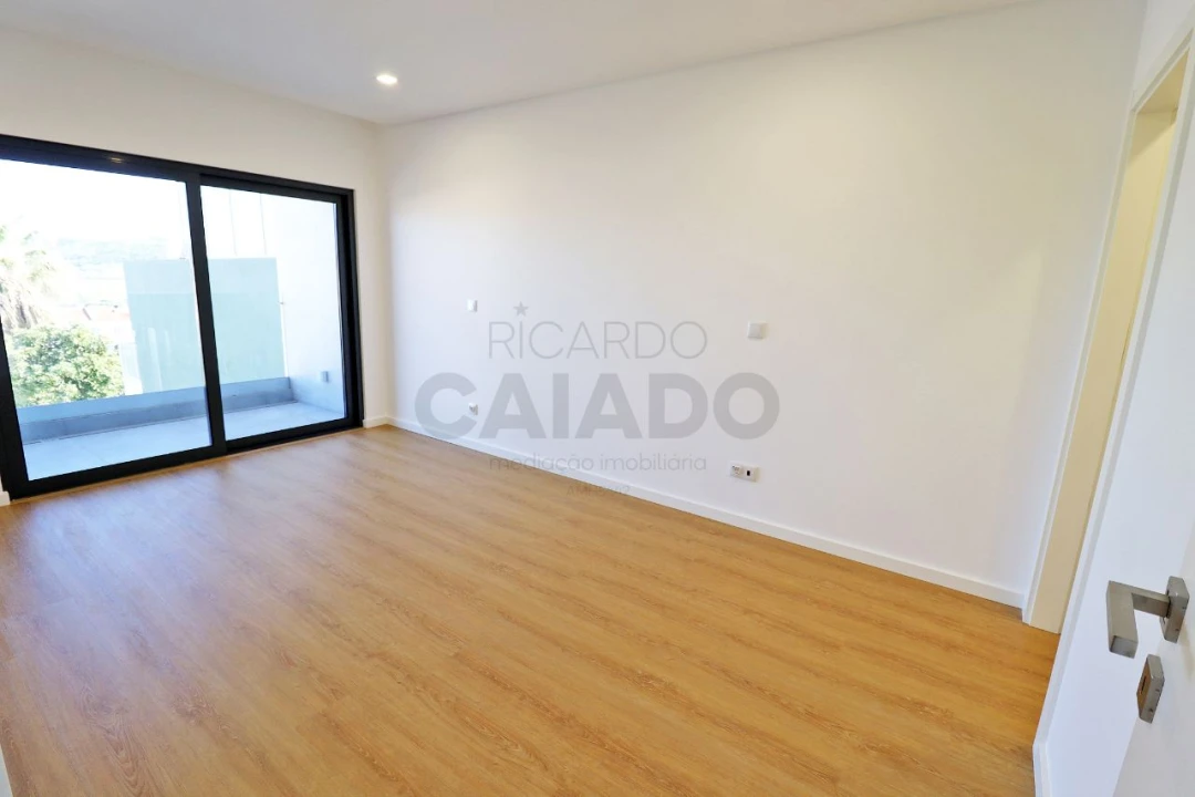Moradia T5 para Venda em Loures Foto 40