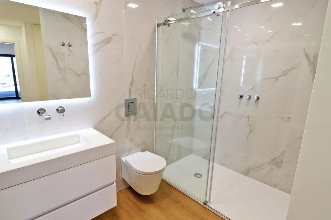 Moradia T5 para Venda em Loures Foto 45