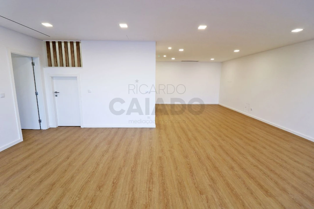 Moradia T5 para Venda em Loures Foto 50