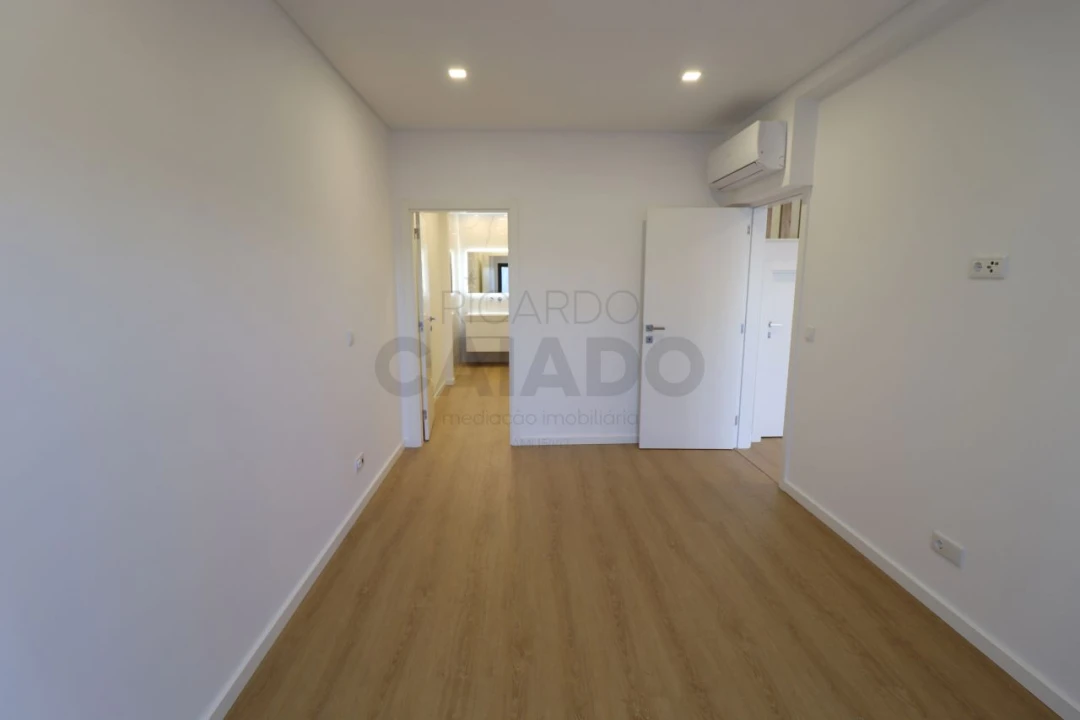 Moradia T5 para Venda em Loures Foto 54