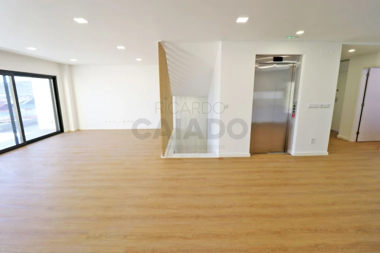 Moradia T5 para Venda em Loures Foto 10