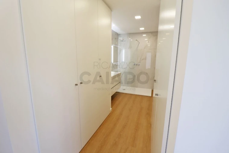 Moradia T5 para Venda em Loures Foto 28