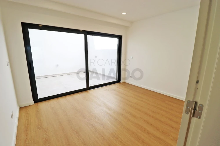Moradia T5 para Venda em Loures Foto 31